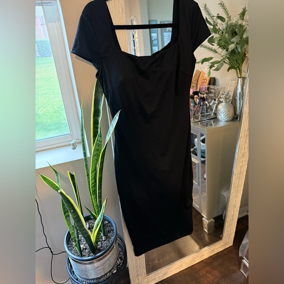 POPILUSH Shapewear Short Sleeve Low-Back Bodycon Midi Dress - Picture 7 of 7